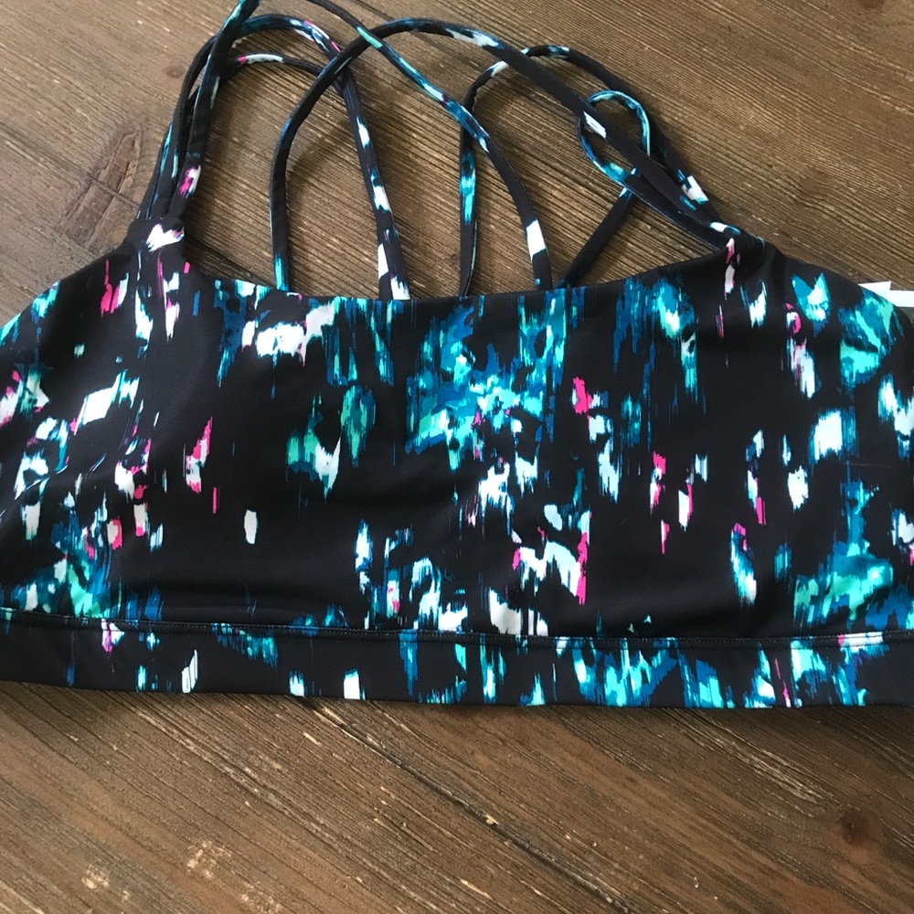 Gap fit sports bra with tags